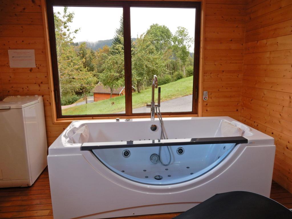 Charming Chalet In Ventron With Terrace Buitenkant foto